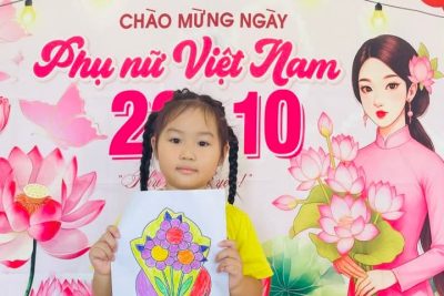Những món quà nhỏ xinh các bé dành tặng bà, tặng mẹ nhân ngày Phụ nữ Việt Nam 20/10