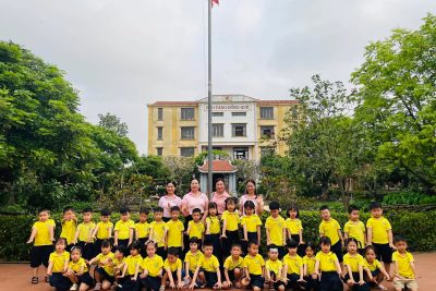 Các con học sinh khối 5 tuổi tham quan, trải nghiệm tại Bảo Tàng Đồng Quê